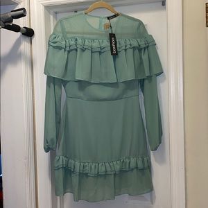 Boohoo NWT dress 👗 size 8